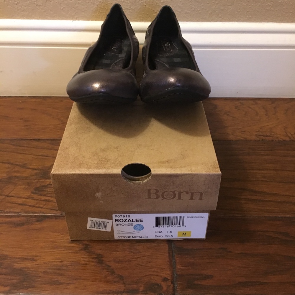 Born Rozalee bronze metallic flats (7.5)